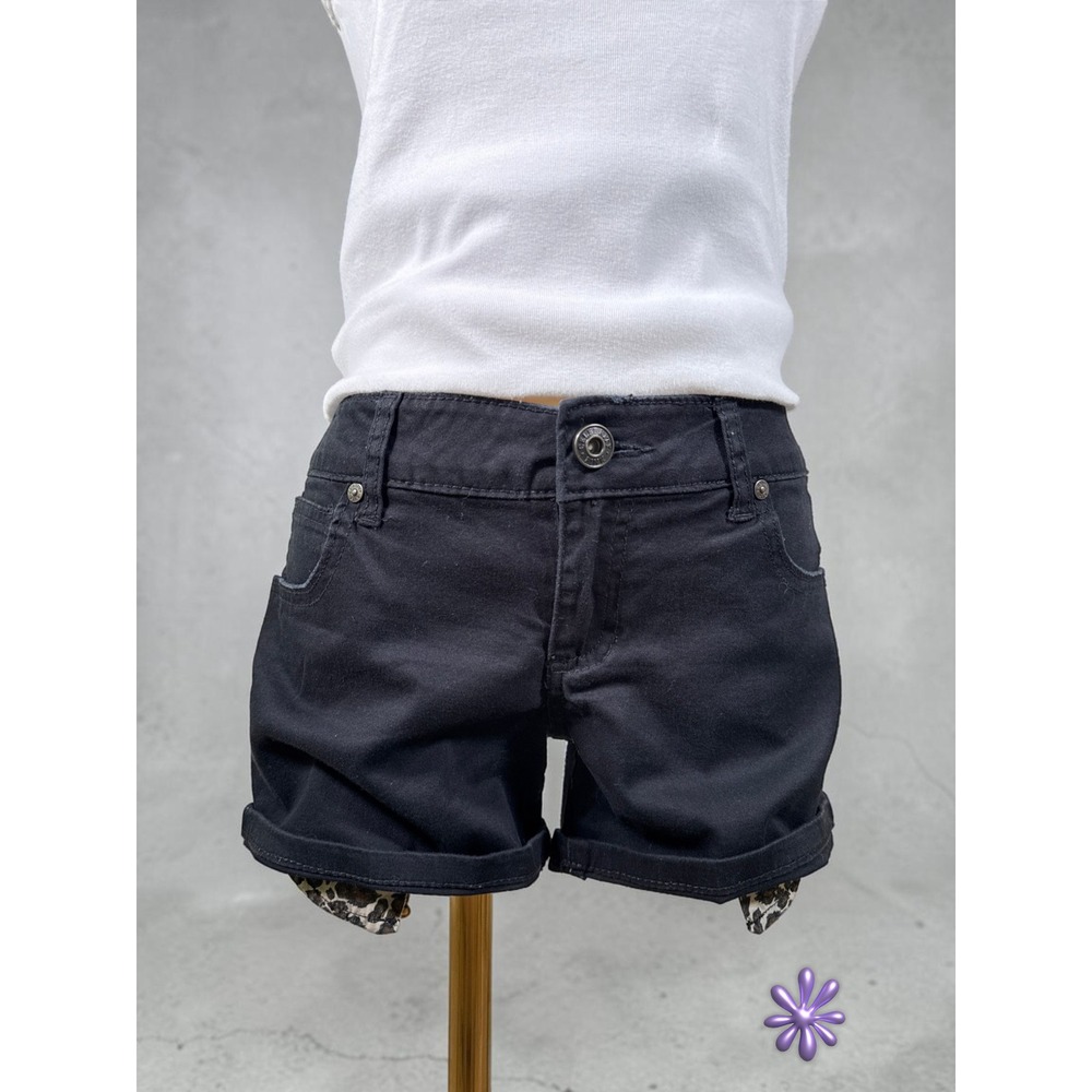 CELEBRITY PINK Shorts Womens 5 Black Low Rise Cuffed‎ Leopard Print Denim Y2K